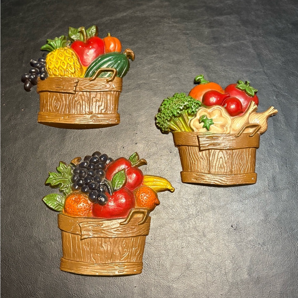 Sexton 1976 Cast Metal Wall Art Hanging Fruit Vegetable Basket #1199-6 Set of 3